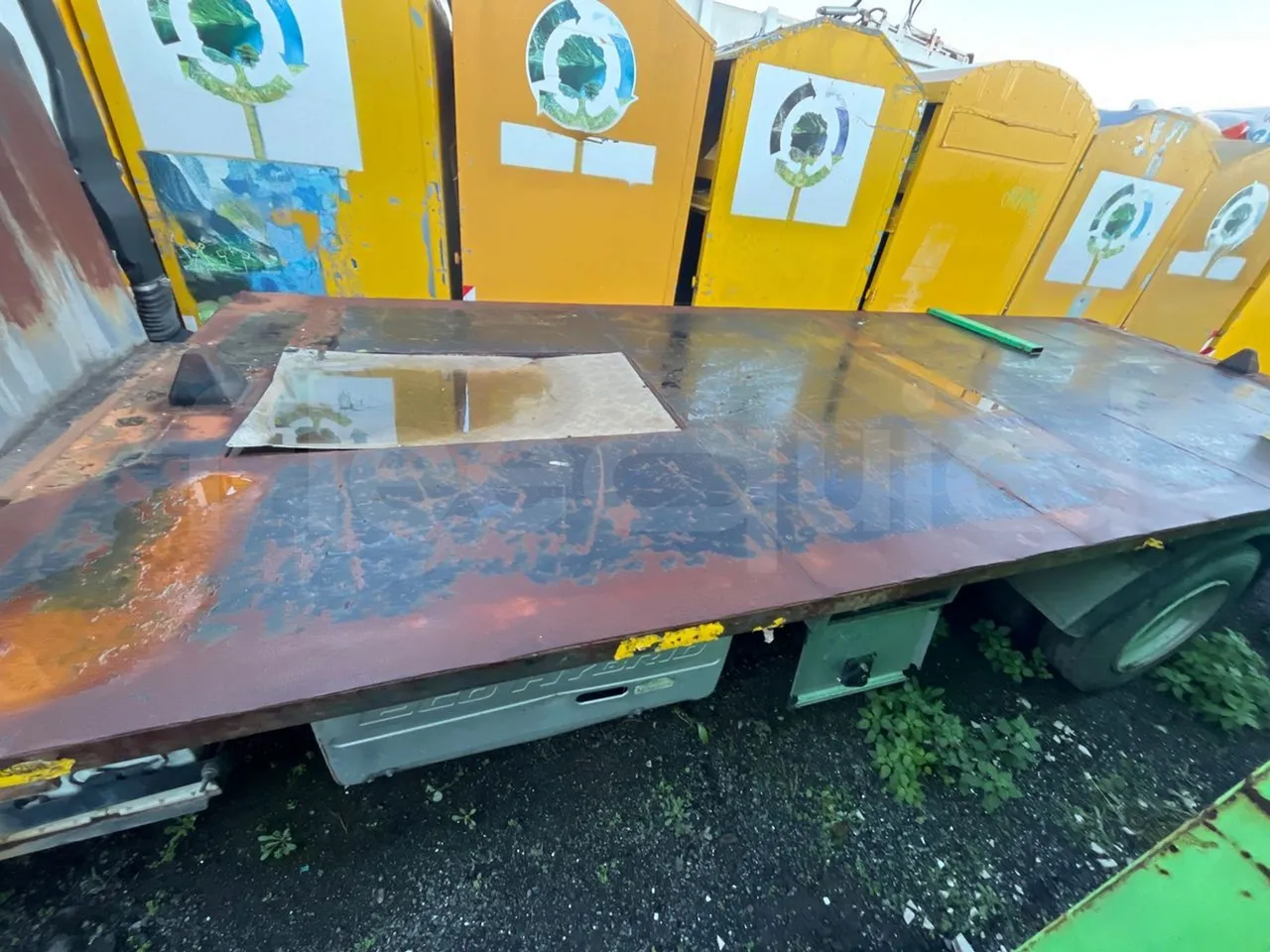 MITSUBISHI FUSO - luggage rack photo