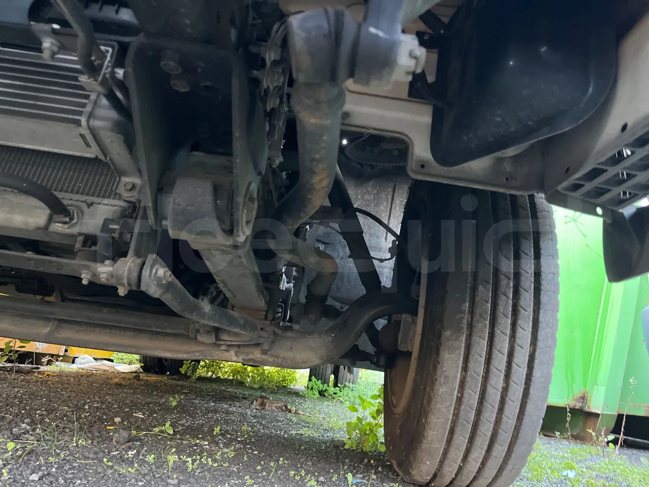 MITSUBISHI FUSO - front axle left side