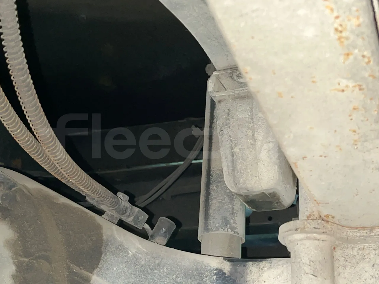 MITSUBISHI FUSO - axle 3 left side