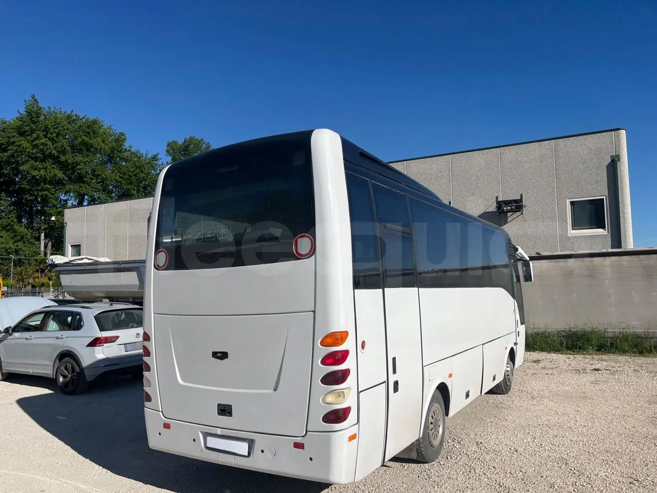 Isuzu Turquoise Anadolu - EUR4 - 151kW - 7.670m - 3/4 right rear doors closed