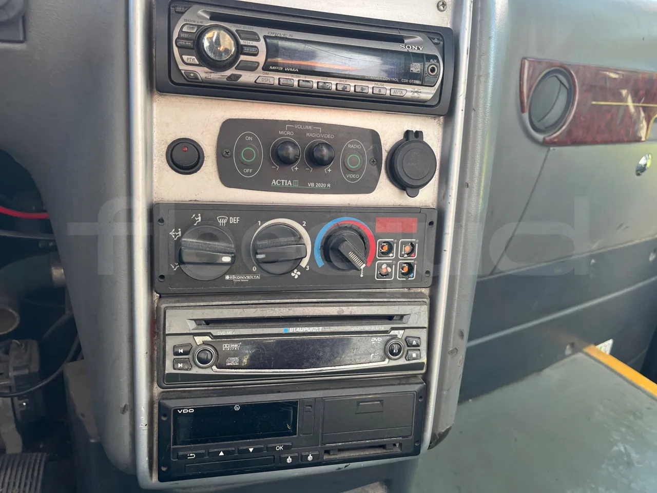 Isuzu Turquoise Anadolu - EUR4 - 151kW - 7.670m - onboard devices 2