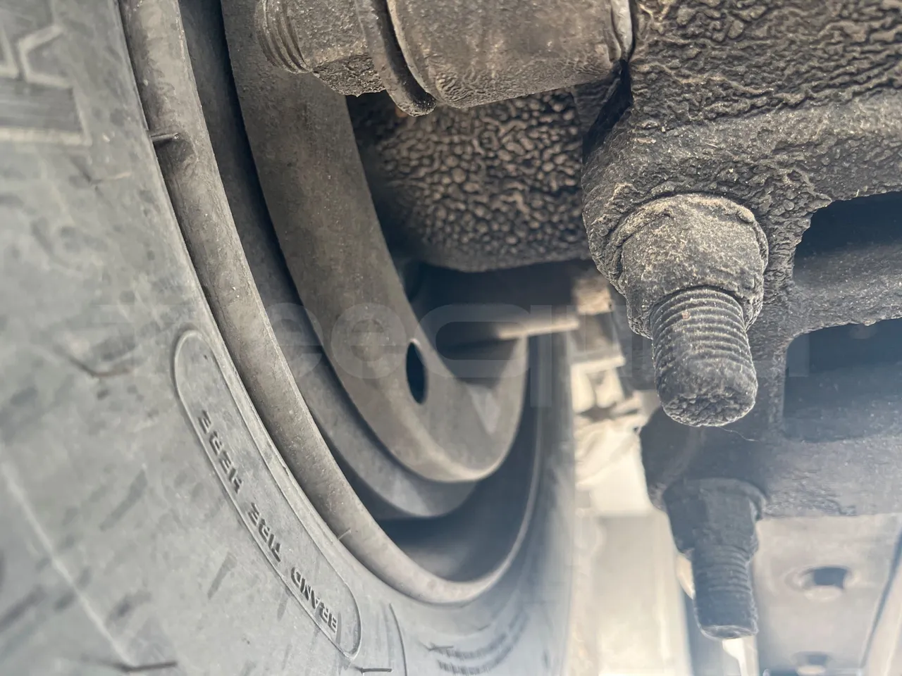 Isuzu Turquoise Anadolu - EUR4 - 151kW - 7.670m - axle 2 caliper brakes right