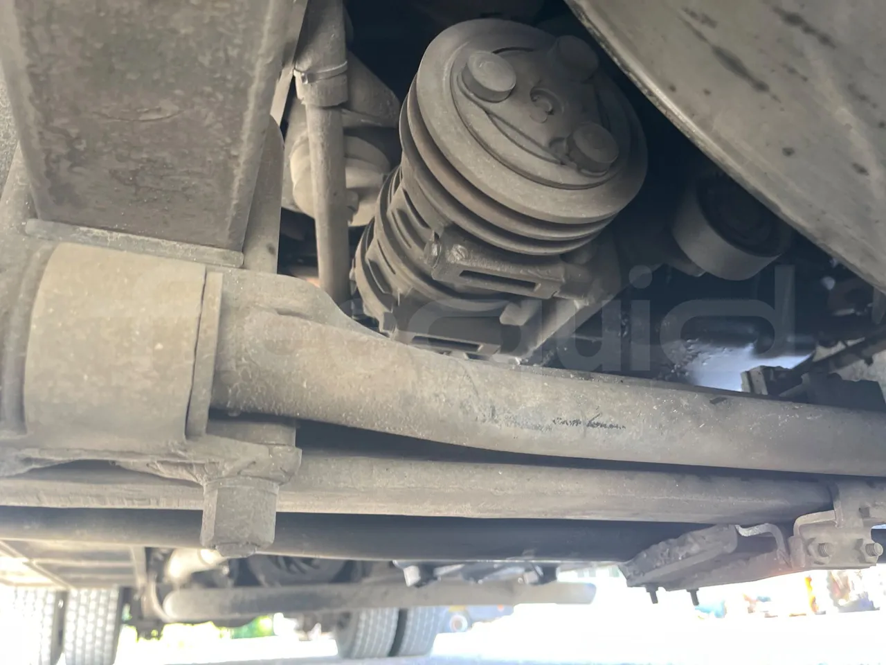 Isuzu Turquoise Anadolu - EUR4 - 151kW - 7.670m - air conditioning compressor