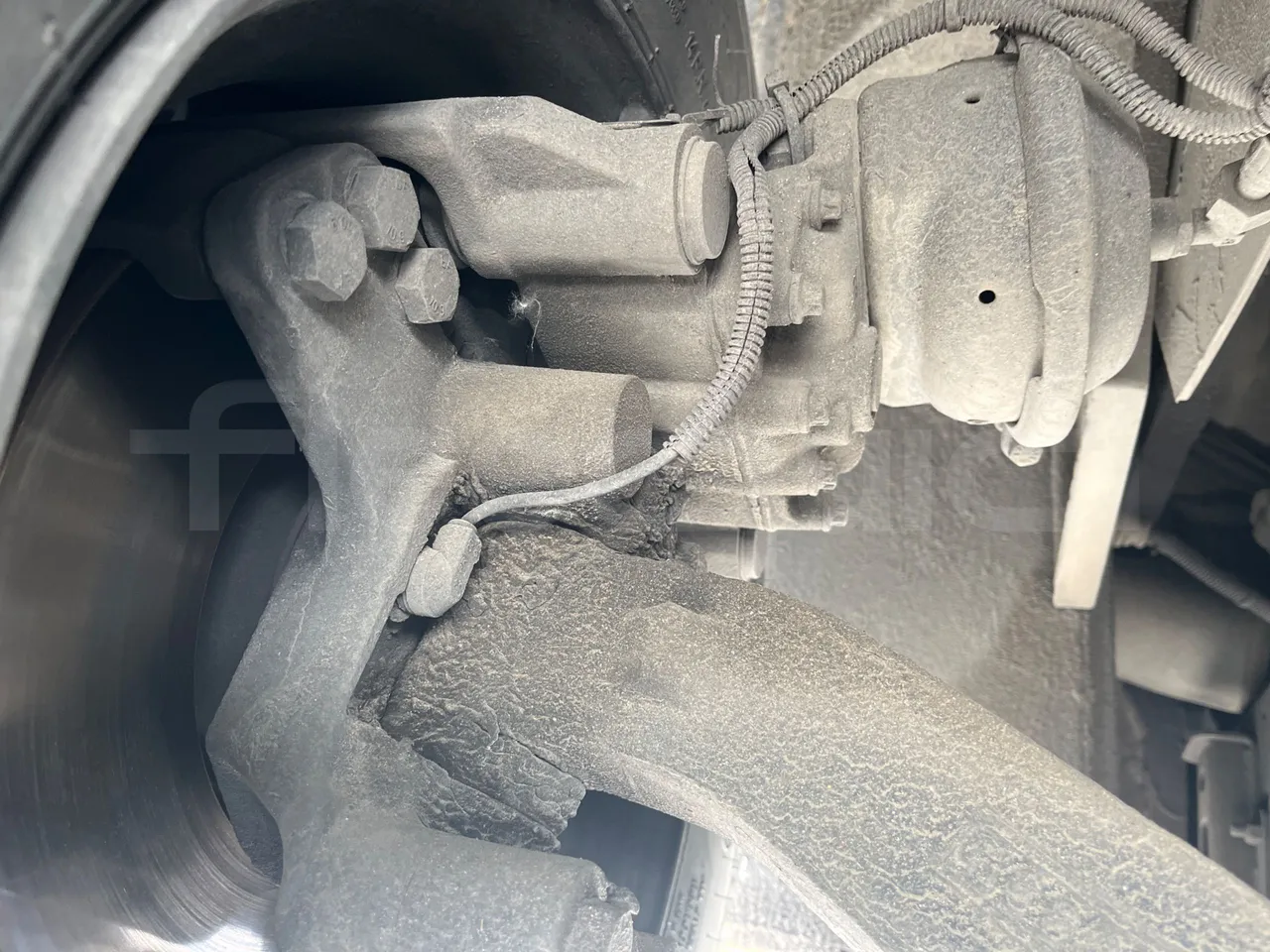 Isuzu Turquoise Anadolu - EUR4 - 151kW - 7.670m - front brake calipers right