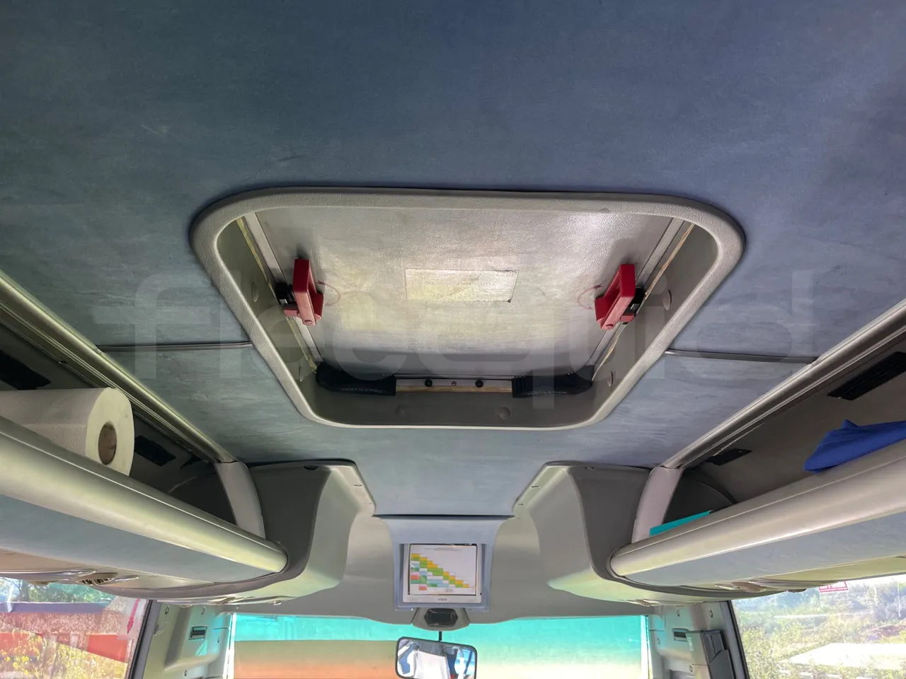 Isuzu Turquoise Anadolu - EUR4 - 151kW - 7.670m - roof hatch 1