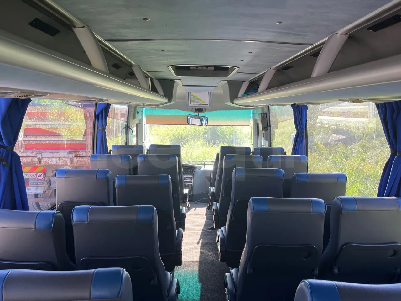 Isuzu Turquoise Anadolu - EUR4 - 151kW - 7.670m - reverse view middle aisle
