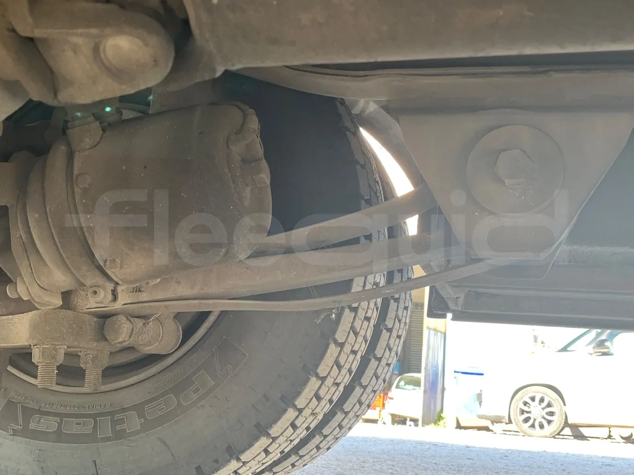 Isuzu Turquoise Anadolu - EUR4 - 151kW - 7.670m - axel 3 leaf spring left