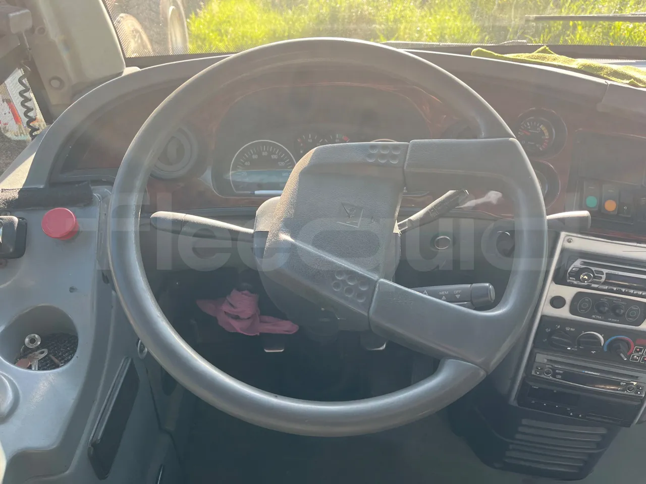 Isuzu Turquoise Anadolu - EUR4 - 151kW - 7.670m - steering wheel photo