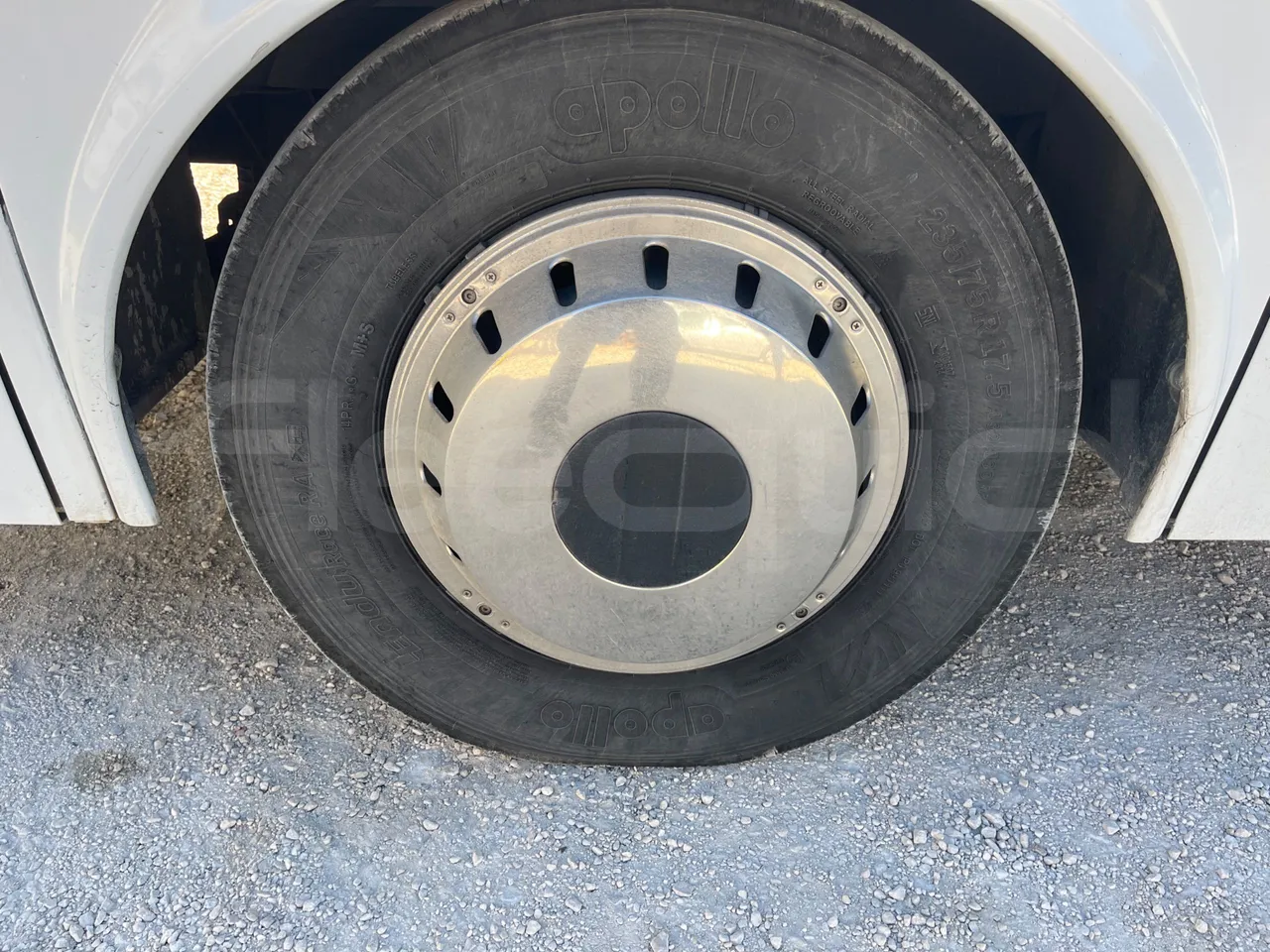 Isuzu Turquoise Anadolu - EUR4 - 151kW - 7.670m - front left tire measurements