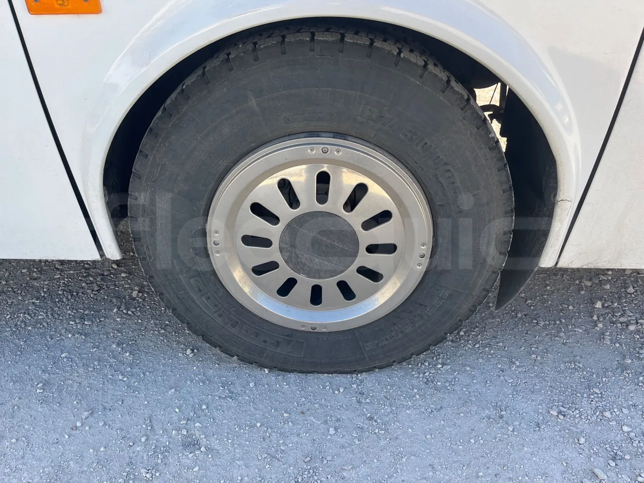 Isuzu Turquoise Anadolu - EUR4 - 151kW - 7.670m - rear left tire photo