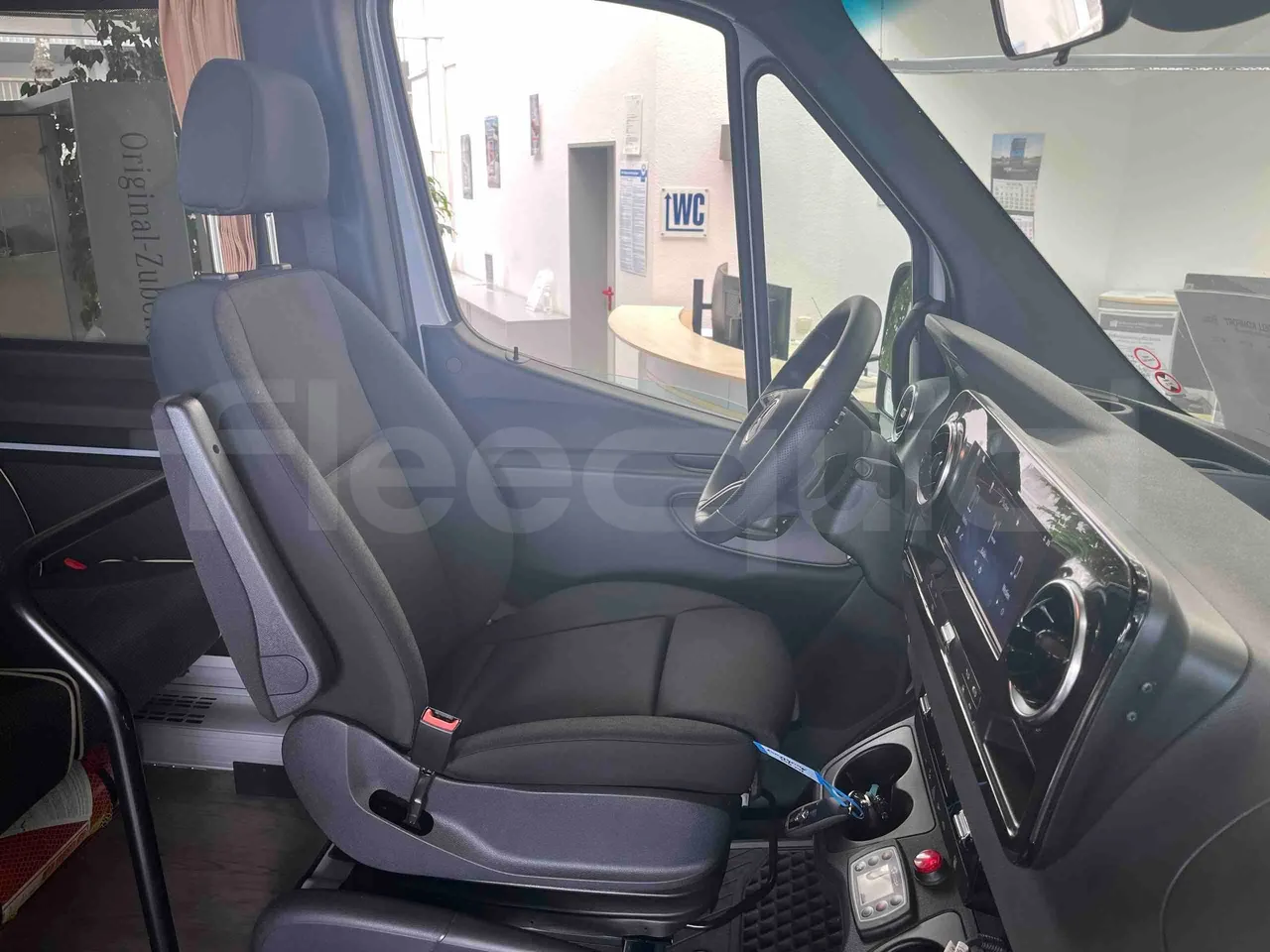 Mercedes-Benz Sprinter - driver's seat photo