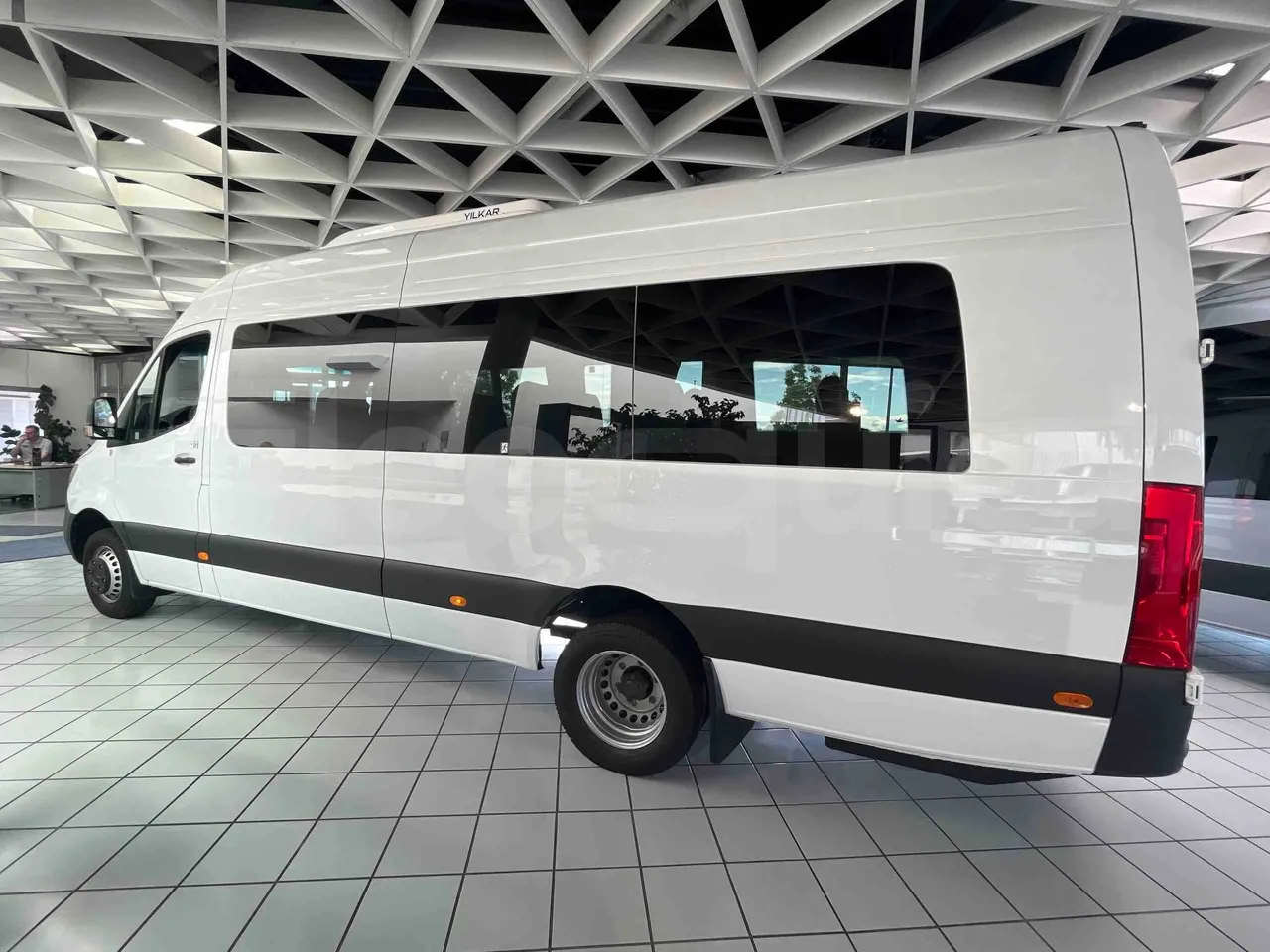 Mercedes-Benz Sprinter - external compartments photo
