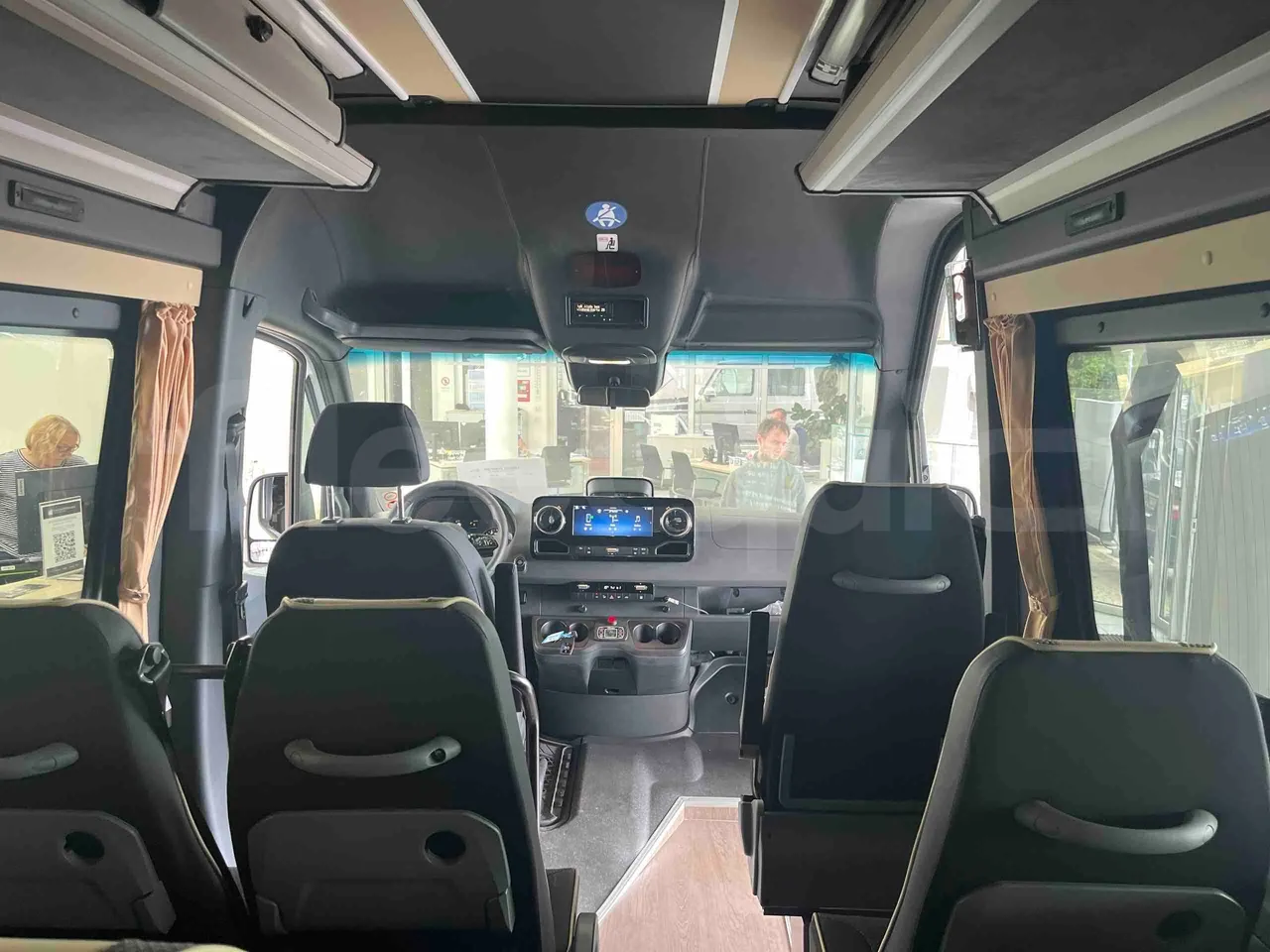 Mercedes-Benz Sprinter - forward view middle aisle