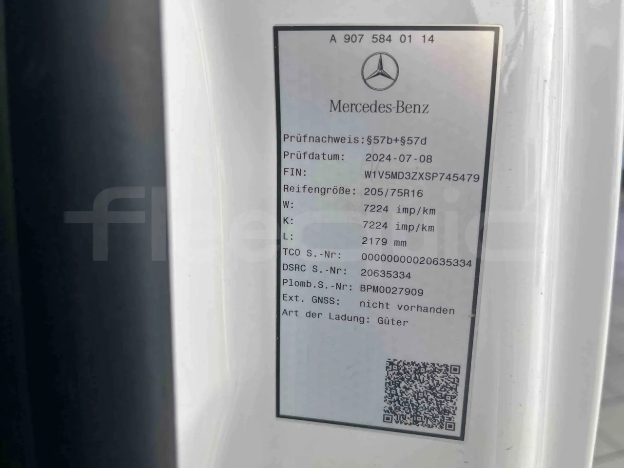 Mercedes-Benz Sprinter - vehicle plate photo