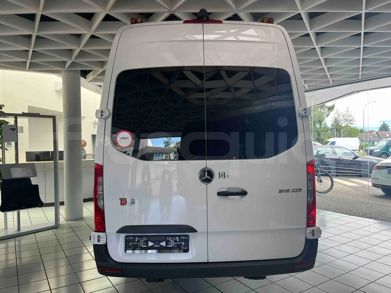 Mercedes-Benz Sprinter - rear hatch closed