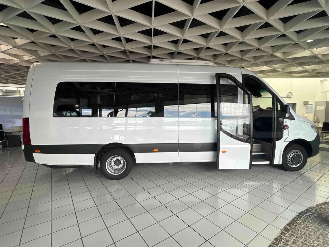 Mercedes-Benz Sprinter - right side doors open
