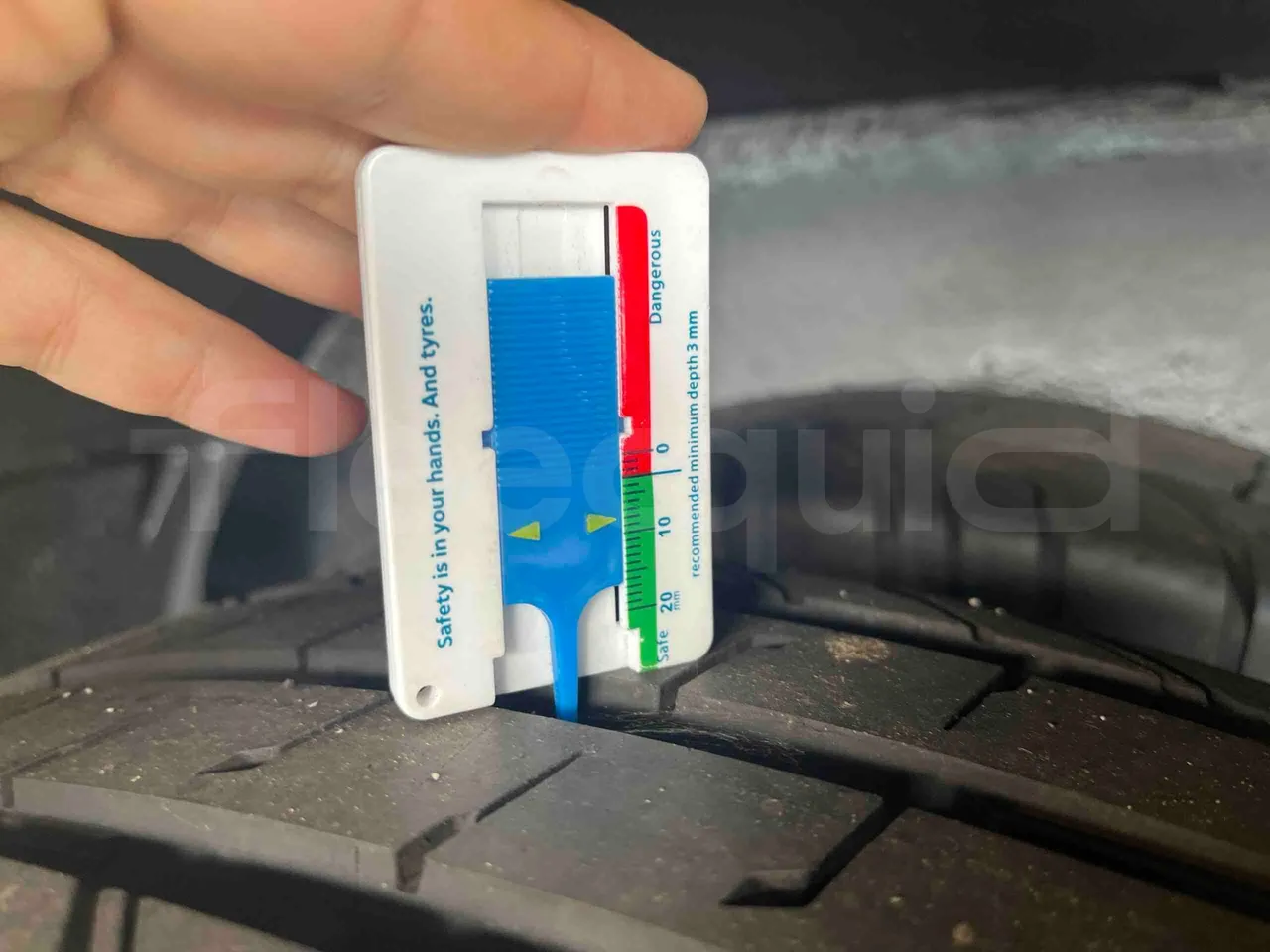 Mercedes-Benz Sprinter - front left tire measurements