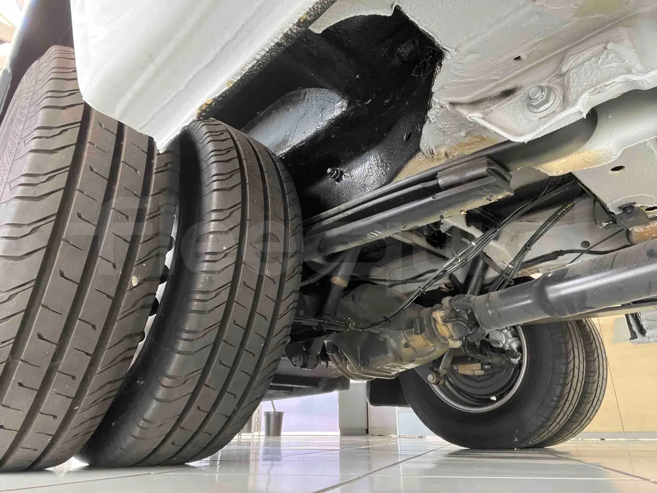 Mercedes-Benz Sprinter - axle 3 left side