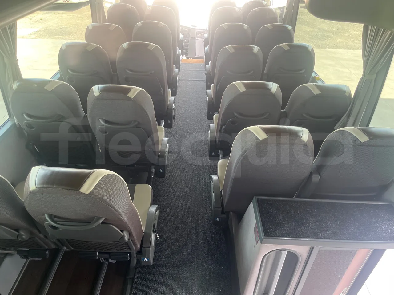 Van Hool Acron TX15 - EUR5 - 300kW - 12.2m - armrest detail photo