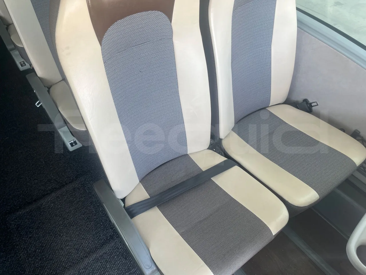 Van Hool Acron TX15 - EUR5 - 300kW - 12.2m - single seat detail