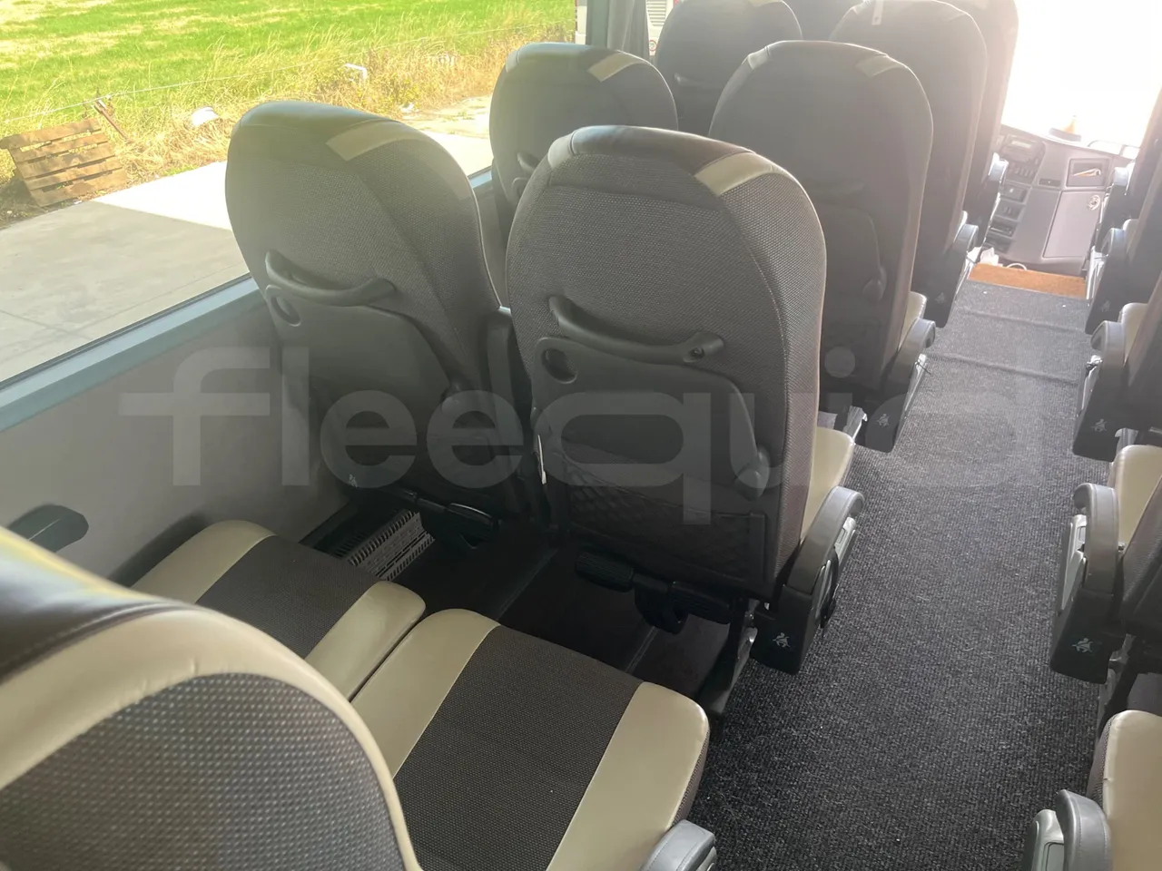 Van Hool Acron TX15 - EUR5 - 300kW - 12.2m - footrest detail photo