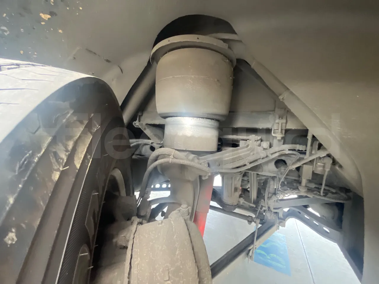 Van Hool Acron TX15 - EUR5 - 300kW - 12.2m - front air springs right