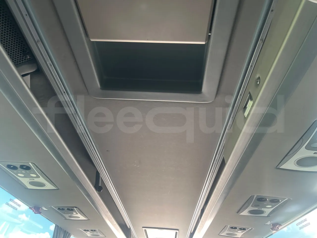 Van Hool Acron TX15 - EUR5 - 300kW - 12.2m - roof hatch 2