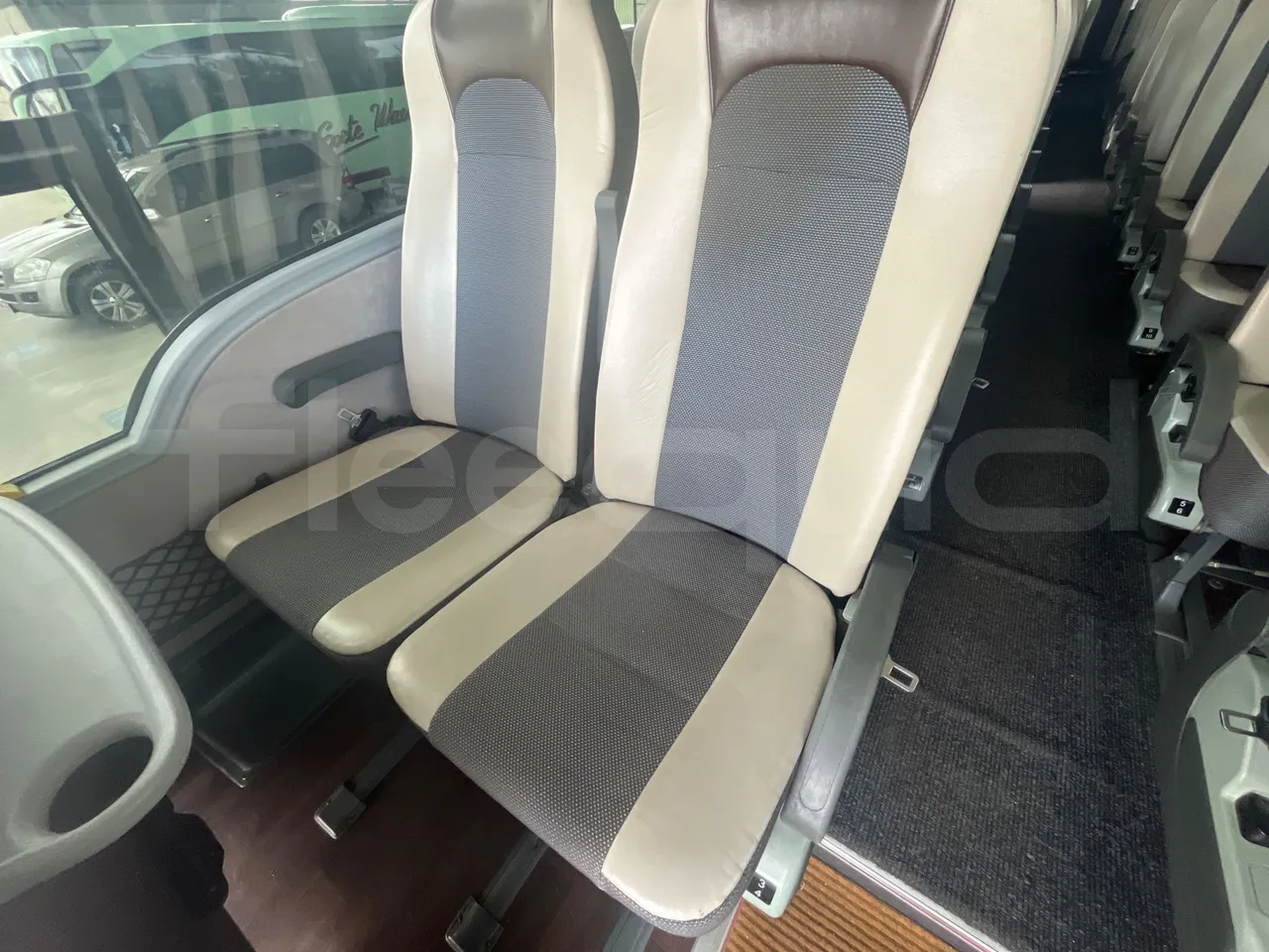 Van Hool Acron TX15 - EUR5 - 300kW - 12.2m - reverse view middle aisle