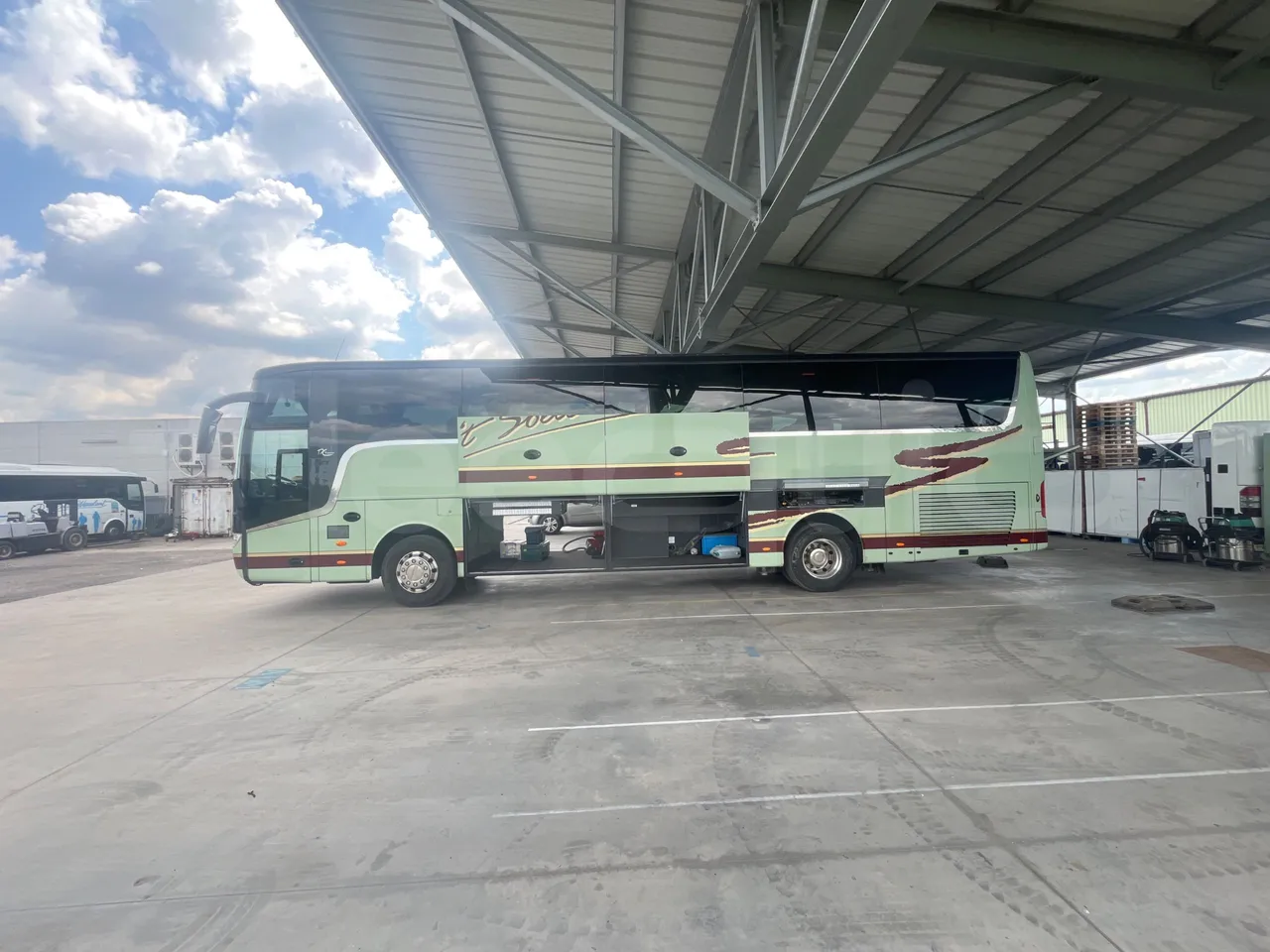Van Hool Acron TX15 - EUR5 - 300kW - 12.2m - rear hatch closed