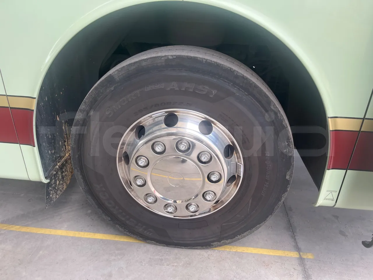 Van Hool Acron TX15 - EUR5 - 300kW - 12.2m - rear left tire photo