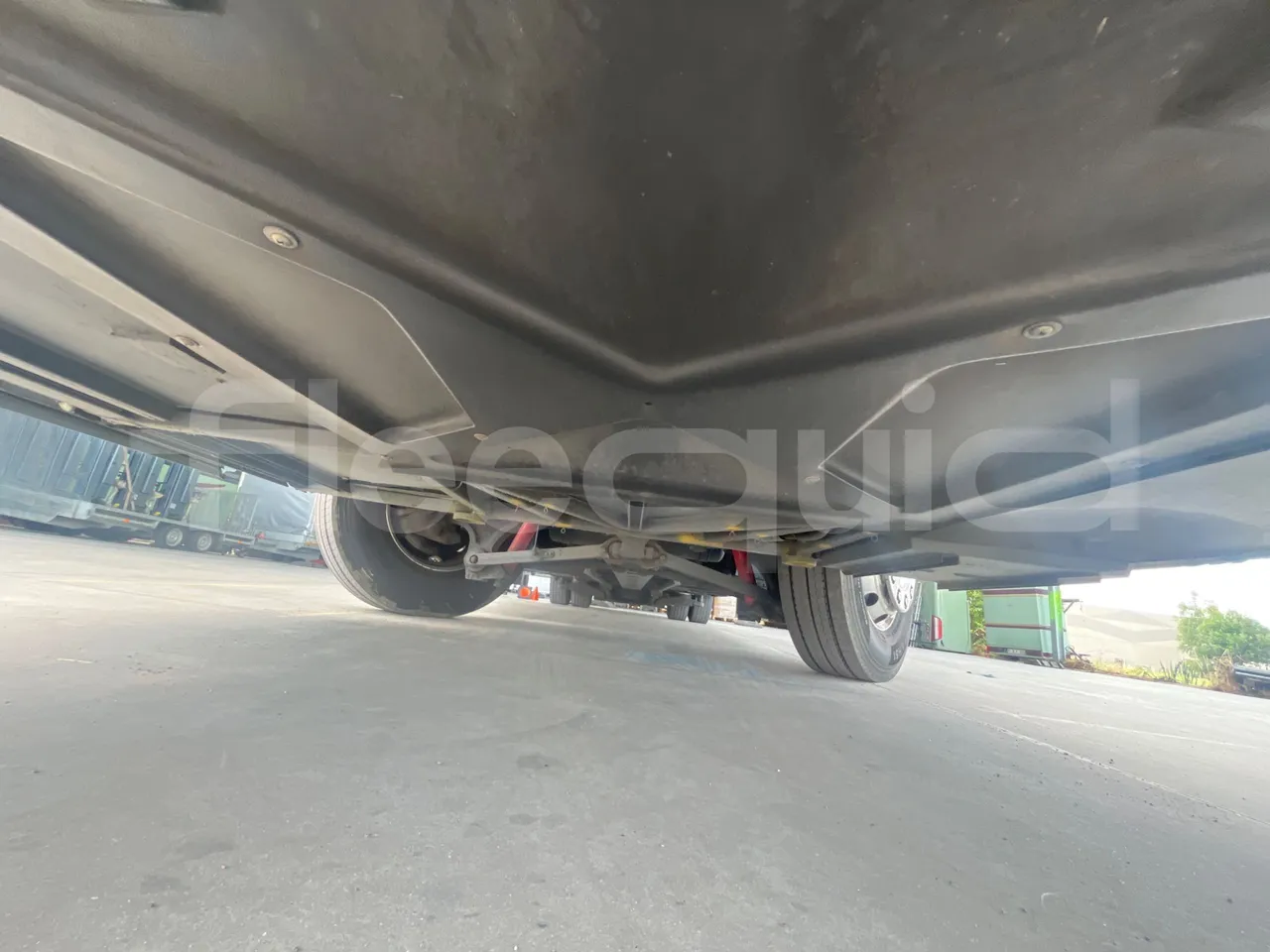 Van Hool Acron TX15 - EUR5 - 300kW - 12.2m - front undercarriage from front