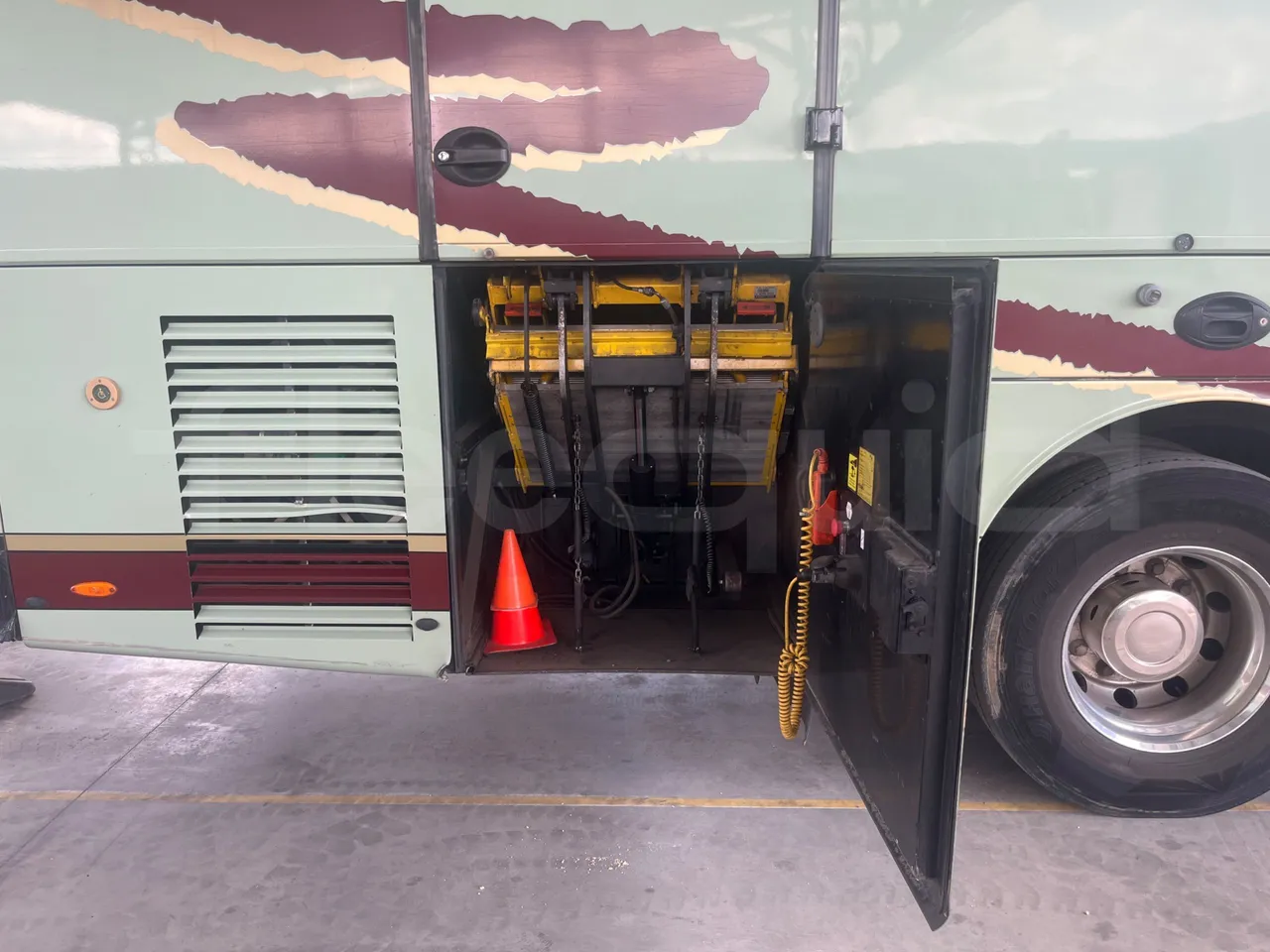 Van Hool Acron TX15 - EUR5 - 300kW - 12.2m - turntable external (18m)