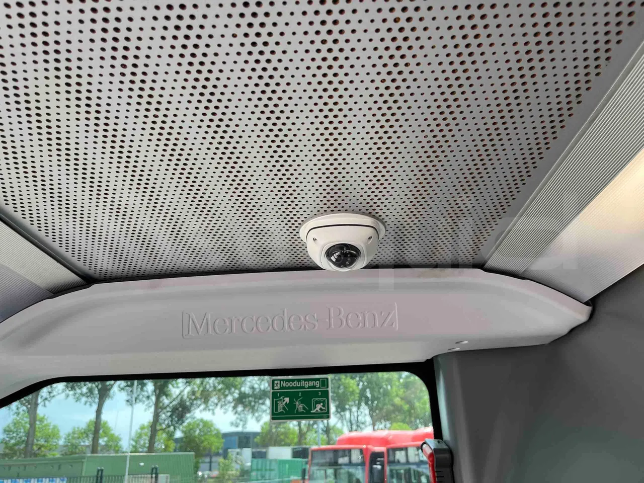 Mercedes-Benz Citaro - floor hatches photo