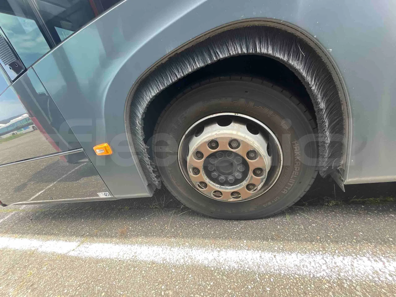 Mercedes-Benz Citaro - Second Axle Left Side: Tyre Thickness
