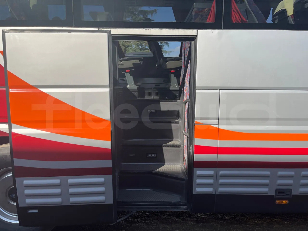 Iveco 380 12.38  - Euro2 - 276kW - 12mt - front door 2 open