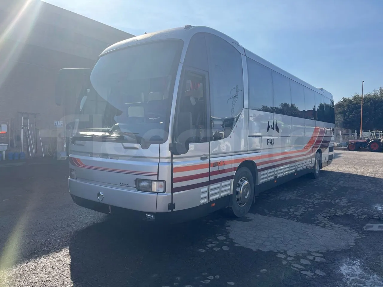 Iveco 380 12.38  - Euro2 - 276kW - 12mt - 3/4 front left