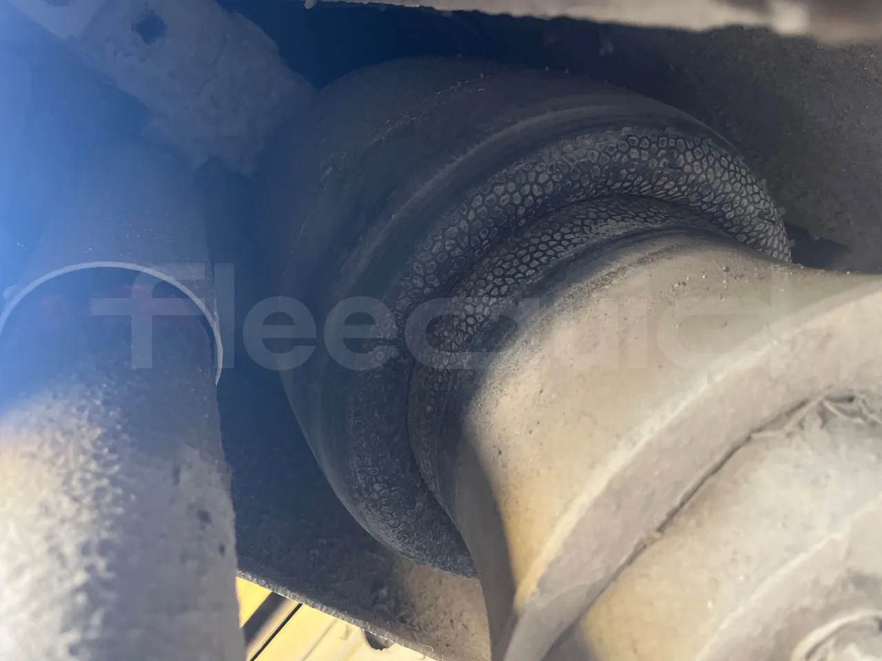 Iveco 380 12.38  - Euro2 - 276kW - 12mt - axel 2 air springs 2 left