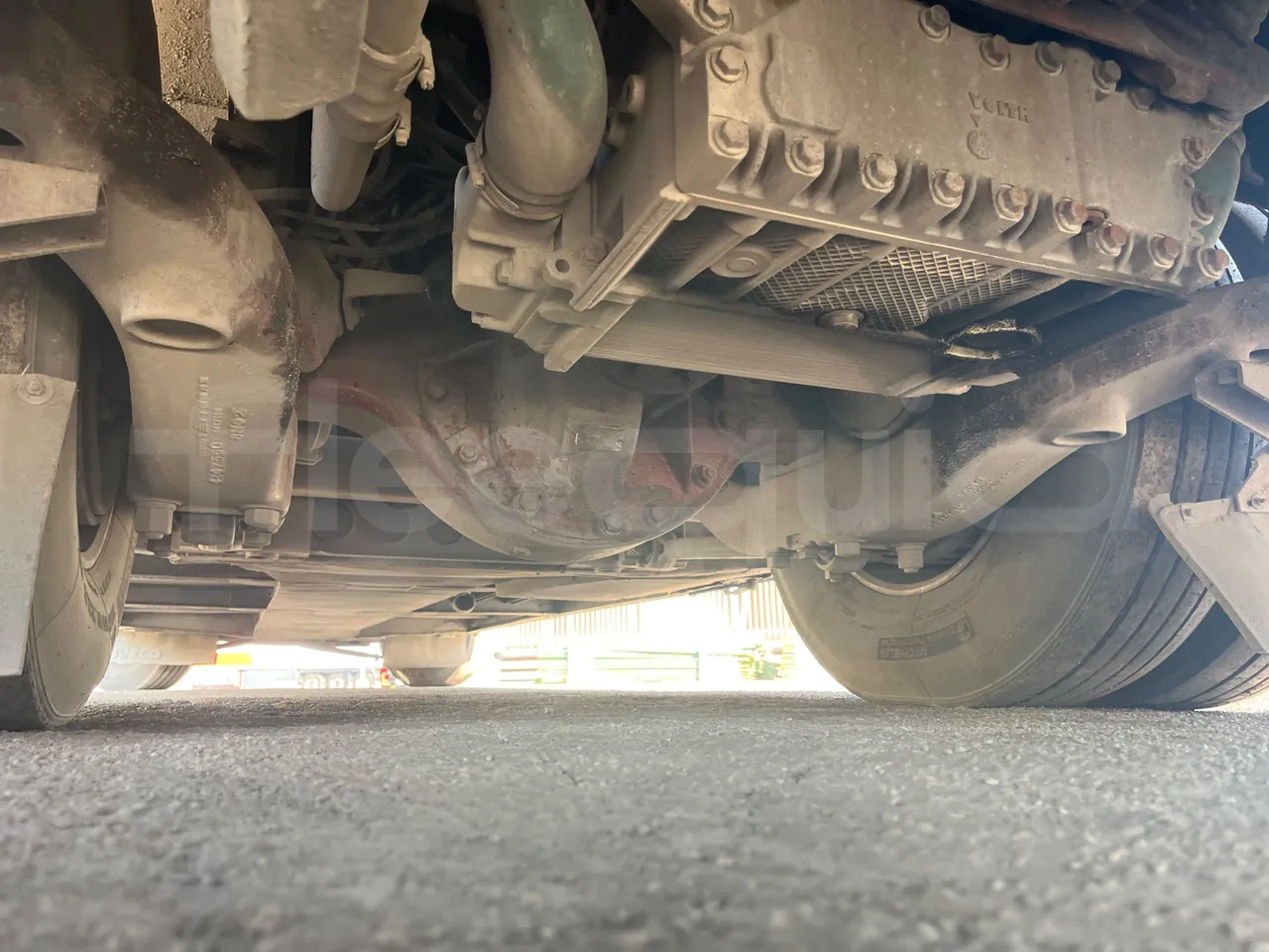 Iveco 380 12.38  - Euro2 - 276kW - 12mt - bellows turntable (18m)