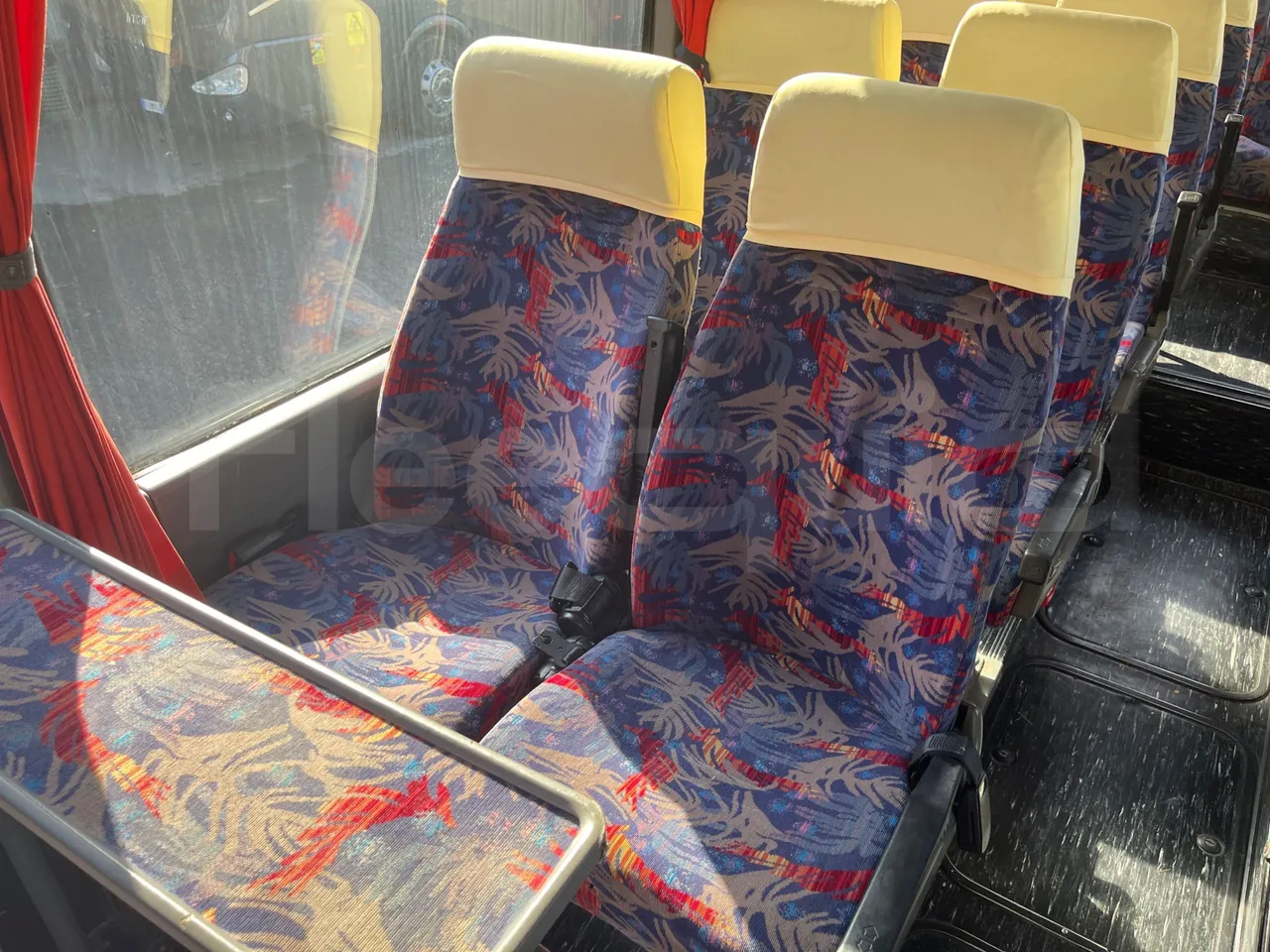 Iveco 380 12.38  - Euro2 - 276kW - 12mt - single seat detail