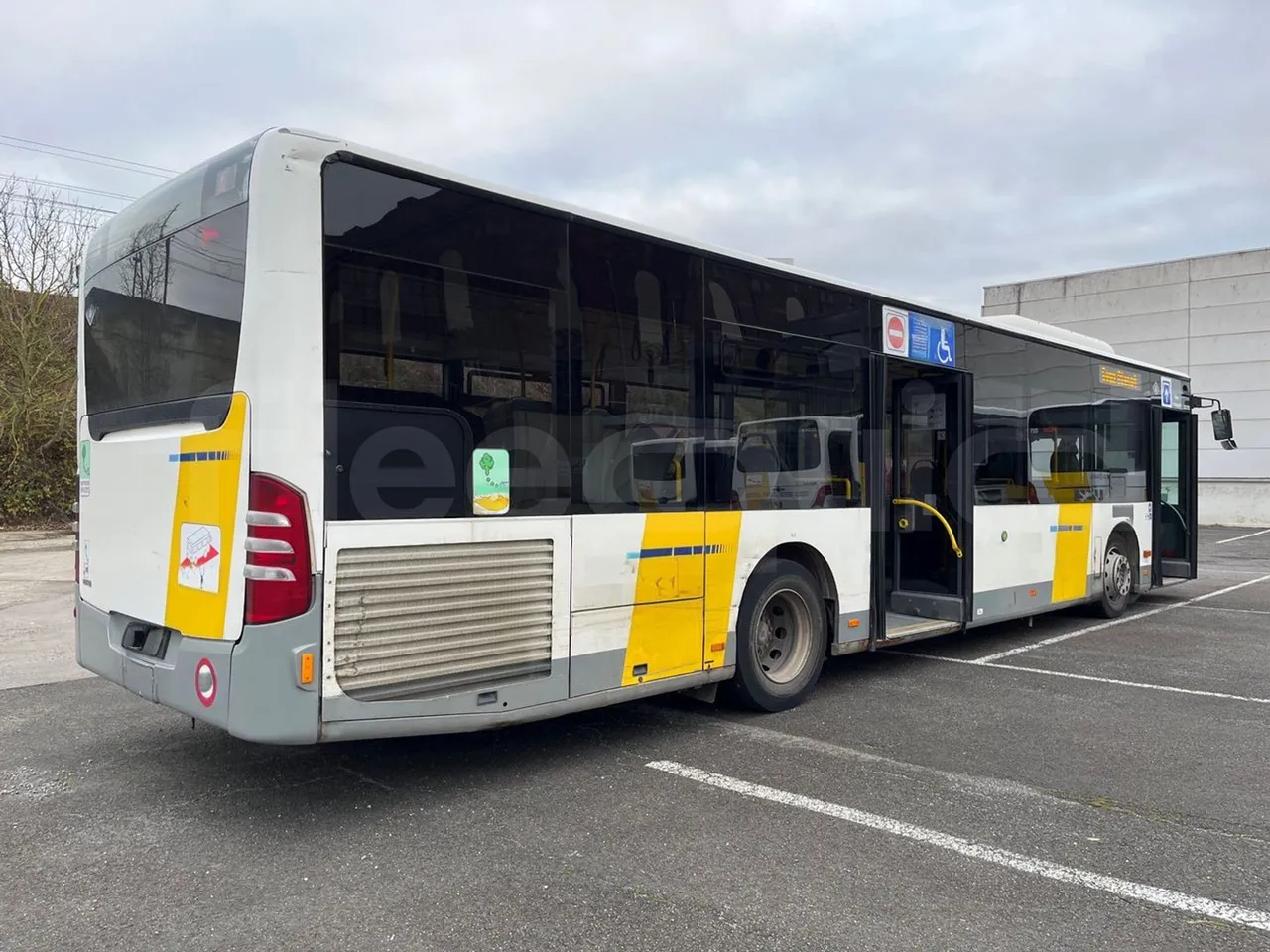 Mercedes-Benz Citaro O 530 - Euro5 - 220kW - 12.170mt - 3/4 right rear doors open