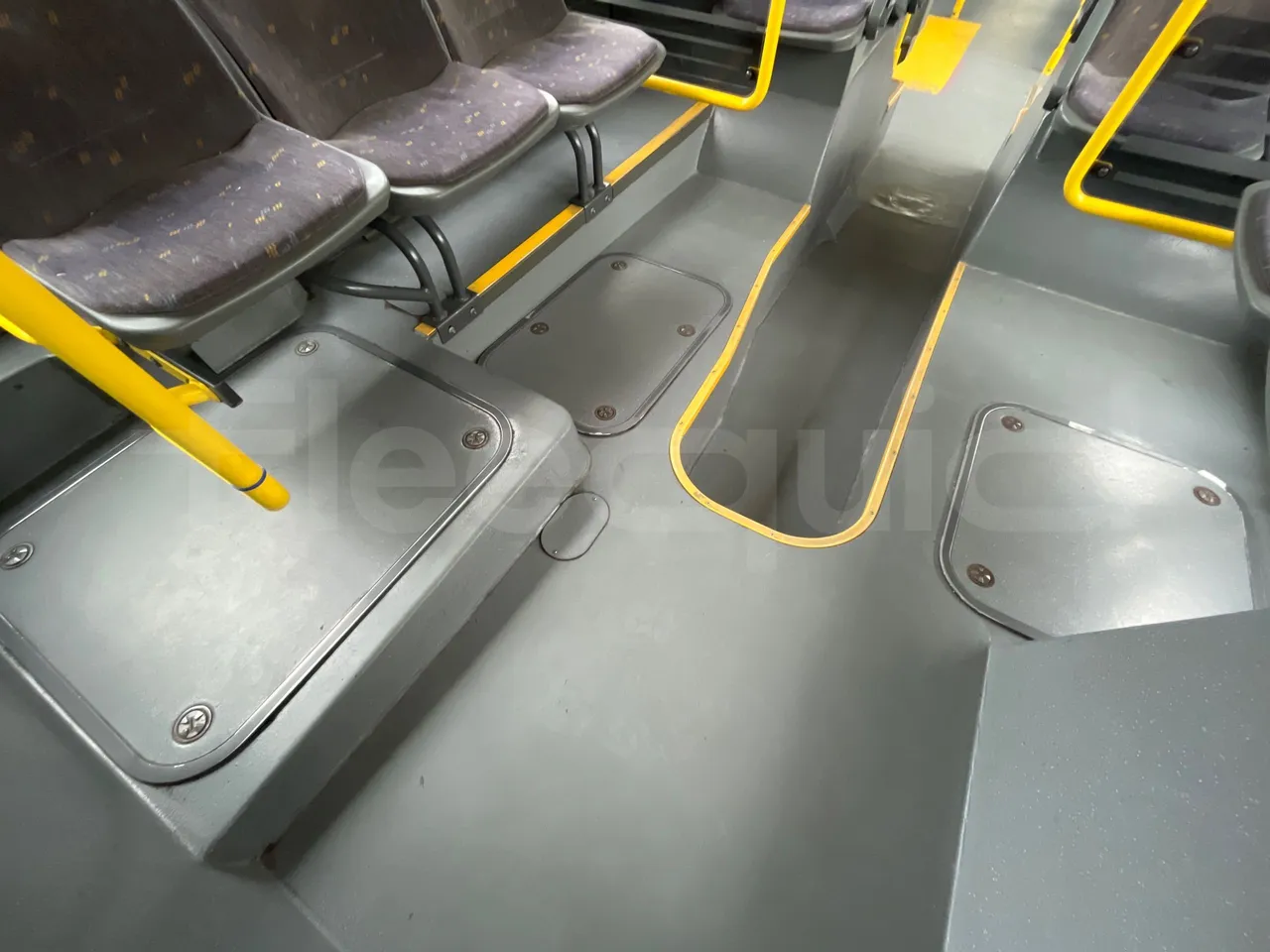 Mercedes-Benz Citaro O 530 - Euro5 - 220kW - 12.170mt - floor hatches photo