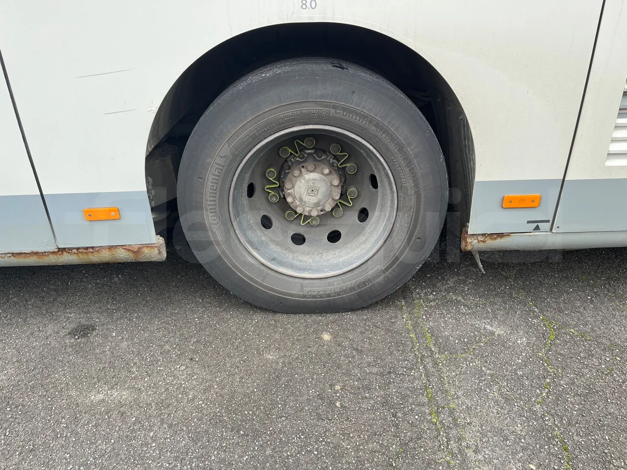 Mercedes-Benz Citaro O 530 - Euro5 - 220kW - 12.170mt - tread condition front tires left