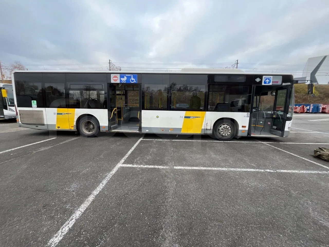 Mercedes-Benz Citaro O 530 - Euro5 - 220kW - 12.170mt - right side doors open