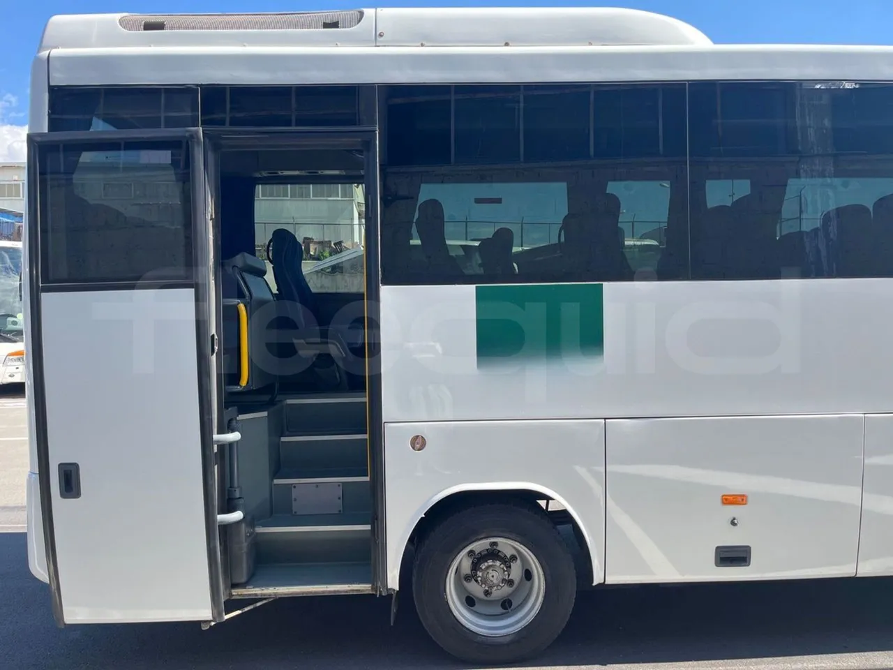 Otokar Navigo 160 S - Euro4 - 112kW - 7.100mt - front door 2 open