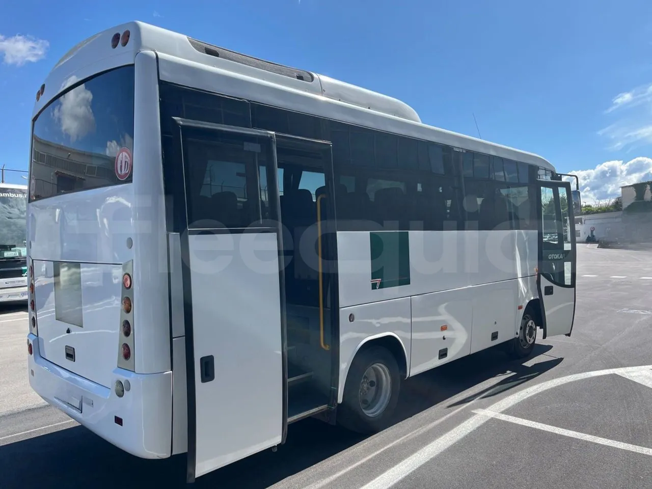 Otokar Navigo 160 S - Euro4 - 112kW - 7.100mt - 3/4 right rear doors open