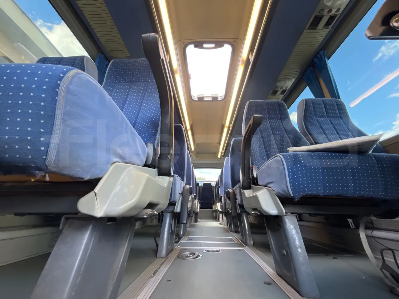 Otokar Navigo 160 S - Euro4 - 112kW - 7.100mt - seat brackets photo