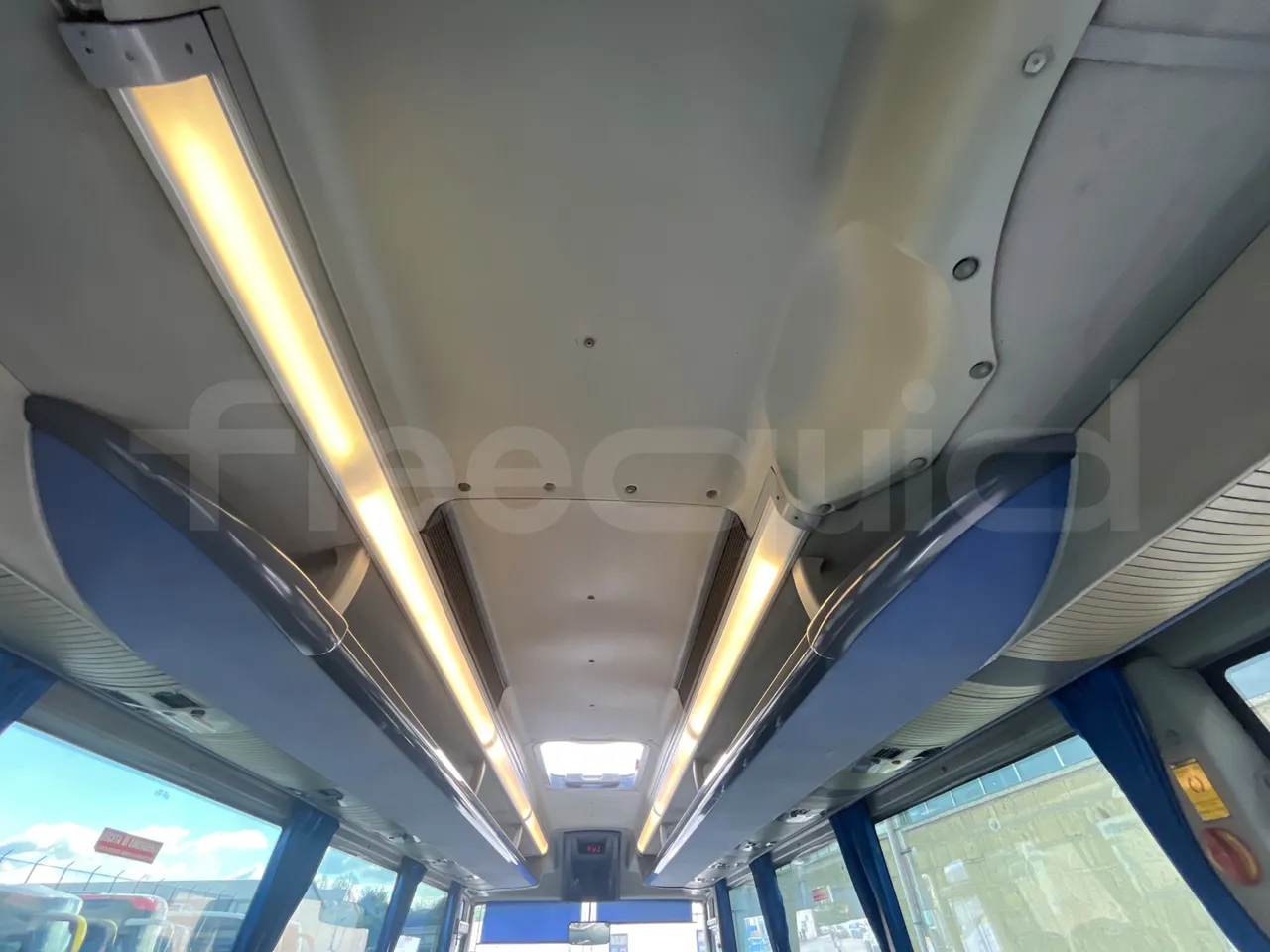 Otokar Navigo 160 S - Euro4 - 112kW - 7.100mt - overhead compartments photo