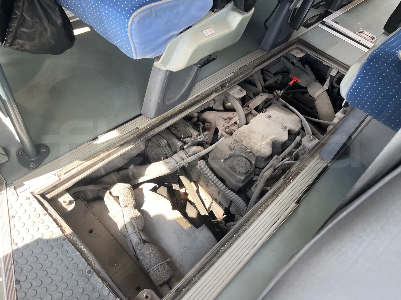 Otokar Navigo 160 S - Euro4 - 112kW - 7.100mt - rear hatch open