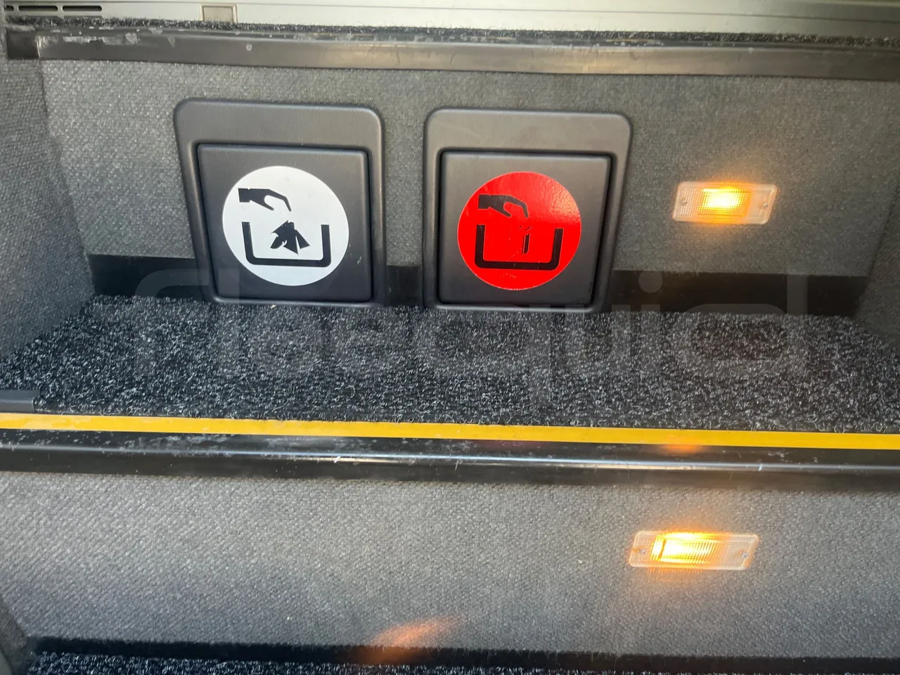 Setra S411 HD - front door 1 open