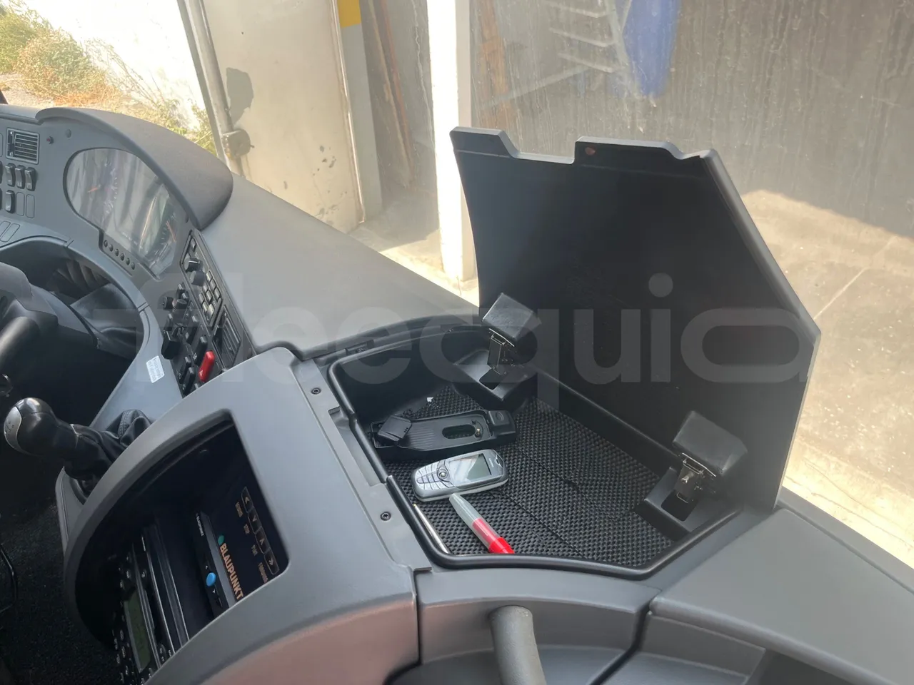 Setra S411 HD - camera accessories photo